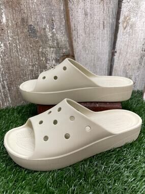 CROCS Women's Classic Platform Slide "Bone" Women's 9